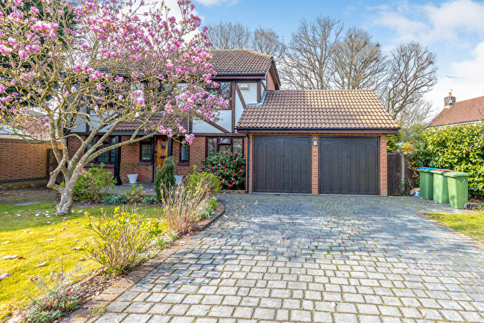 4 Bedroom Detached House To Rent In Quail Close, RH12