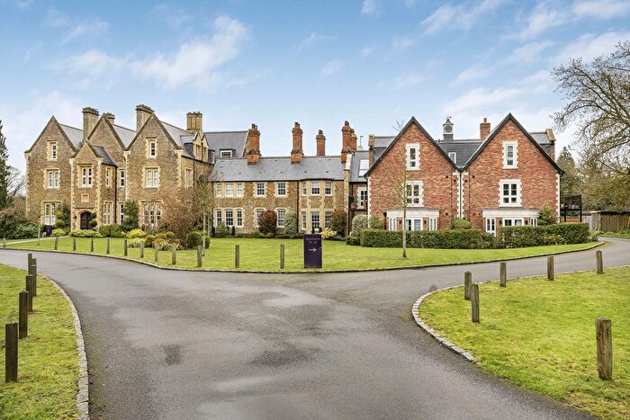 1 Bedroom Flat For Sale In Parklands, Besselsleigh, OX13