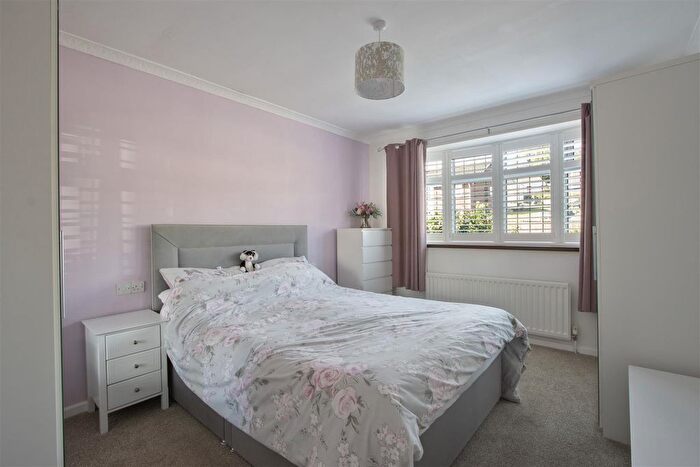 2 Bedroom Detached Bungalow For Sale In Lindale Road, Dunston, Chesterfield, S41