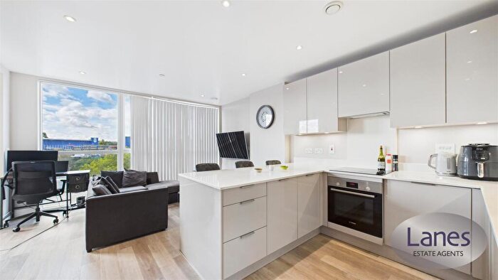 1 Bedroom Apartment For Sale In Popham Court, A Station Road, N11