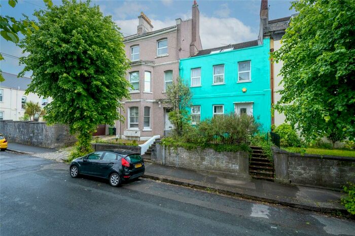 1 Bedroom Flat To Rent In Victoria Place, Stoke ** Zero Deposit Scheme Available**, PL2