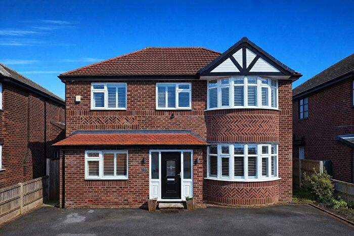 4 Bedroom Detached House For Sale In Greenhill Road, Timperley, Altrincham, WA15