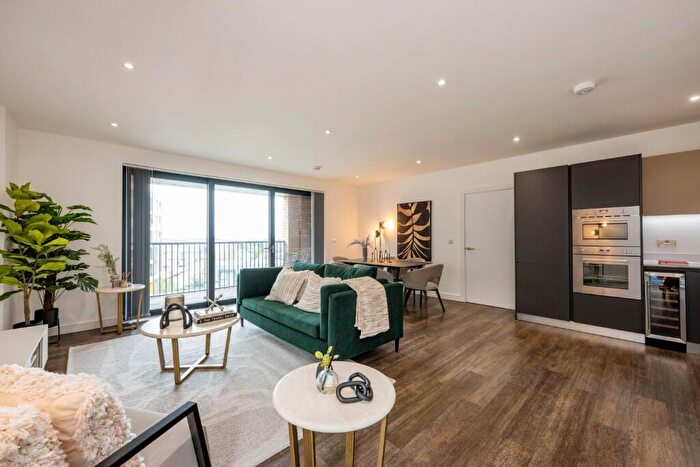 1 Bedroom Apartment To Rent In Watteau Square, Croydon, London, CR0