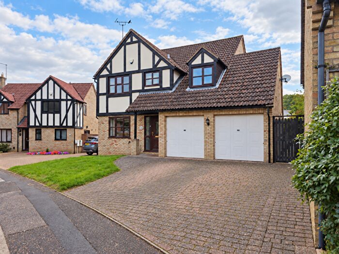 4 Bedroom Detached House For Sale In Martins Way, Orton Waterville, Peterborough, PE2