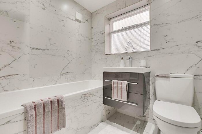 2 Bedroom Flat For Sale In Edith Grove, Chelsea, SW10