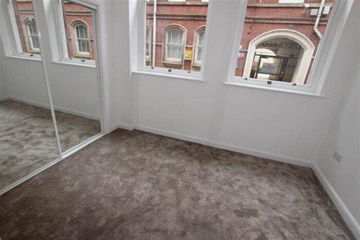 1 Bedroom Flat To Rent In Drapers Bridge, - Hounds Gate, NG1