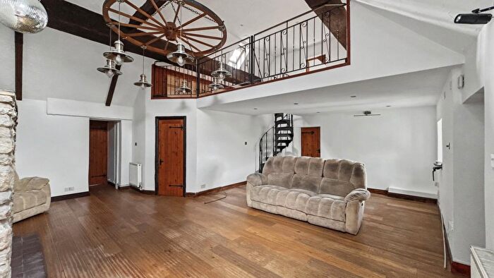 3 Bedroom Barn Conversion For Sale In Manor Farm Barns, Church Lane, Charlton On Otmoor, OX5