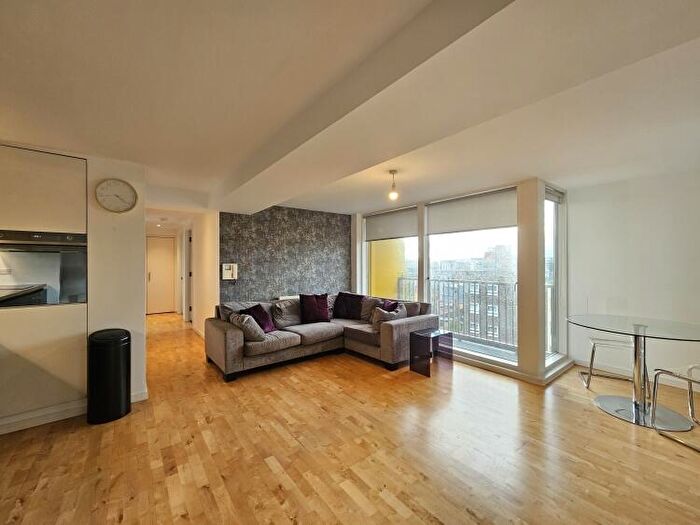 2 Bedroom Apartment For Sale In Saxton The Avenue Leeds, LS9