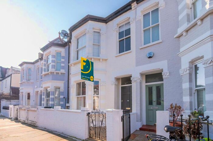 2 Bedroom Flat To Rent In Firth Gardens, Bishop's Park, London, SW6