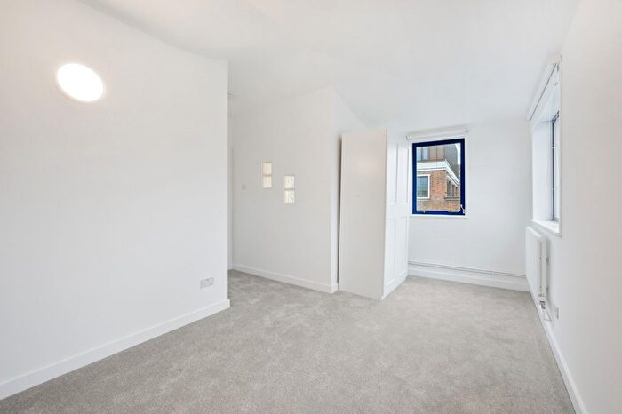 1 Bedroom Flat To Rent In Henshall Street, London, N1