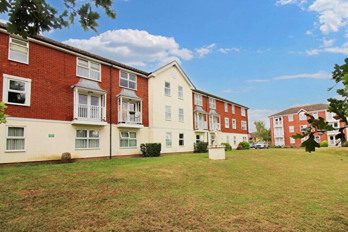 1 Bedroom Flat For Sale In Whinchat, Aylesbury, HP19