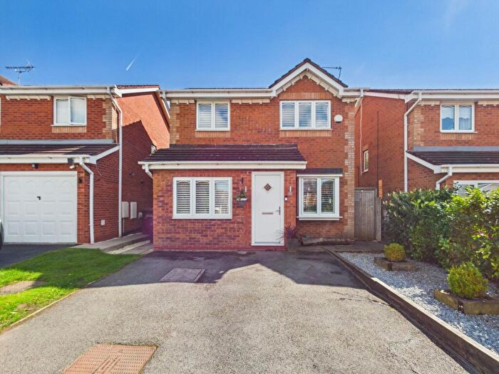 3 Bedroom Detached House For Sale In St. Lukes Way, Huyton, Liverpool., L36