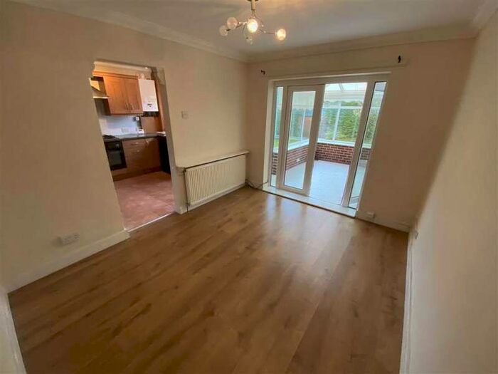 3 Bedroom Semi-Detached House To Rent In Bow Lane, Bowdon, Bowdon, WA14