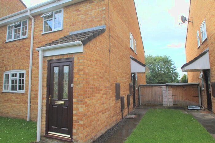 2 Bedroom Maisonette To Rent In Carters Orchard, Quedgeley, Gloucester, GL2