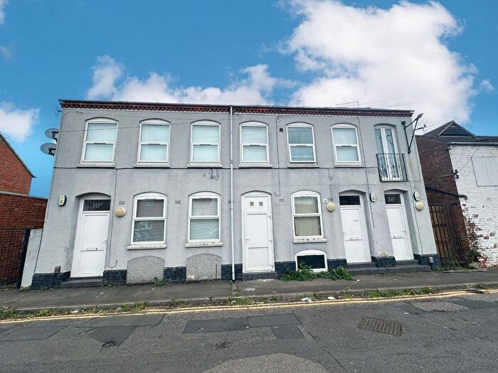 3 Bedroom Flat For Sale In South Street, Northampton, NN1