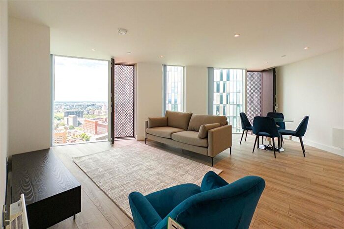 2 Bedroom Apartment To Rent In Thr, M15