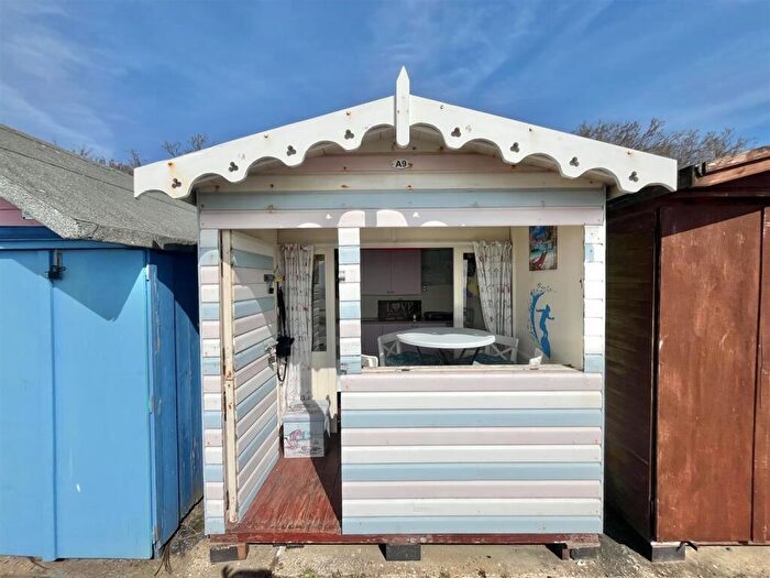 Chalet For Sale In Marine Parade East, Clacton-On-Sea, CO15