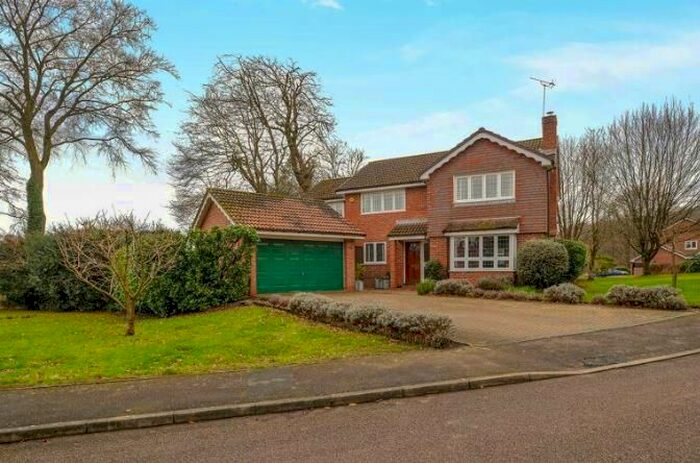 4 Bedroom Detached House To Rent In Waldorf Heights, Blackwater, Camberley, GU17