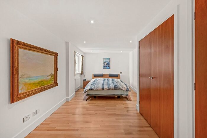 2 Bedroom Flat For Sale In St. Martin's Lane, Charing Cross, WC2N - Photo 9