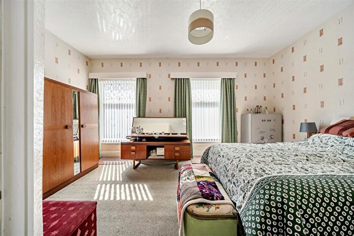3 Bedroom Terraced House For Sale In Lakefield Place, Llanelli, SA15