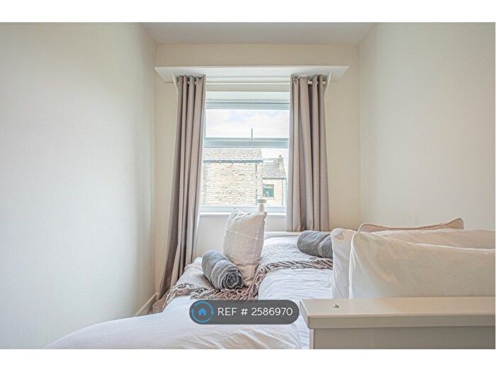 2 Bedroom End Of Terrace House To Rent In Lidget Street, Huddersfield, HD3