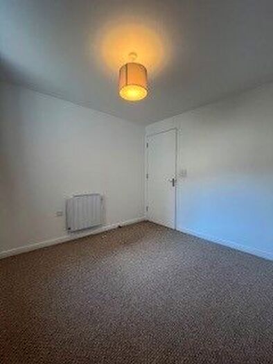 2 Bedroom Flat To Rent In Bittern Court, Dunfermline, KY11