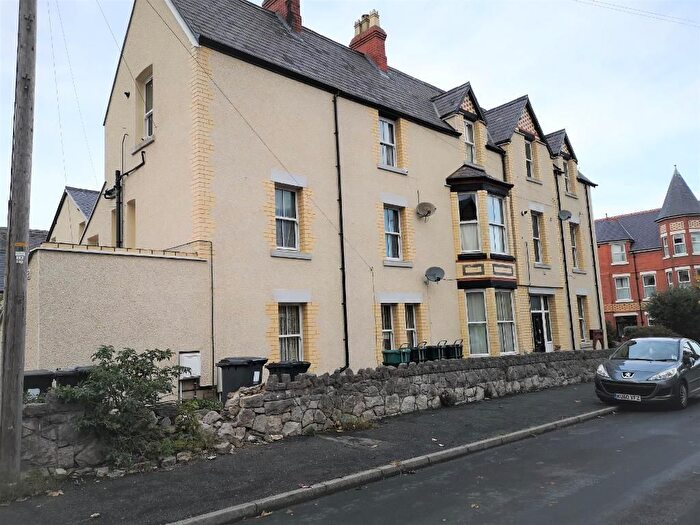 Studio To Rent In Greenfield Road, Colwyn Bay, LL29