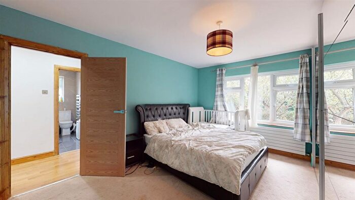 2 Bedroom Bungalow For Sale In St. James Avenue, Broadstairs, CT10
