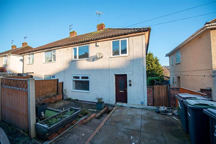 3 Bedroom Semi Detached House To Rent In Calverton Avenue, Carlton, Nottingham, NG4