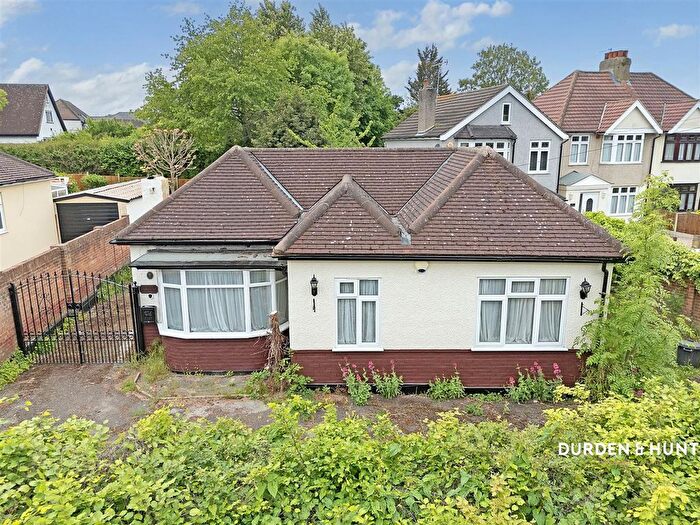 2 Bedroom Detached Bungalow For Sale In Walden Way, Hornchurch, RM11