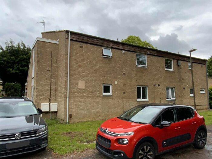 1 Bedroom Apartment For Sale In Essenden Court, Stony Stratford, Milton Keynes, MK11