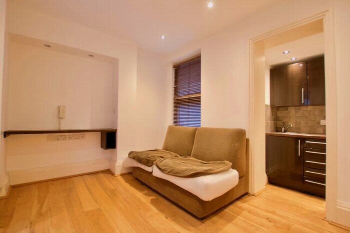 Studio To Rent In Inglewood Mansions, West End Lane, London, NW6