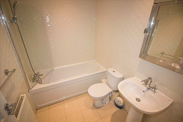 4 Bedroom Town House To Rent In Cosgrove Court, High Heaton, Newcastle Upon Tyne, NE7