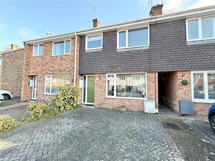 3 Bedroom Terraced House For Sale In Lynwood Drive, Mytchett, Camberley, Surrey, GU16