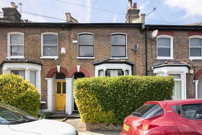 3 Bedroom Terraced House For Sale In Ansdell Road, Nunhead, SE15