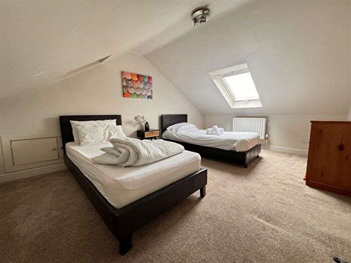 2 Bedroom Flat For Sale In Curtis Street, Swindon, SN1