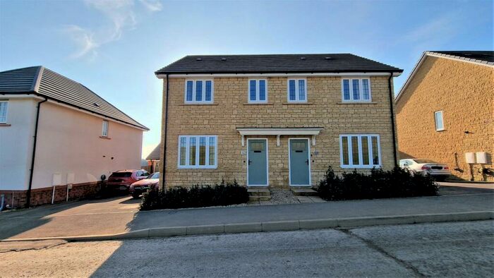 3 Bedroom Semi-Detached House To Rent In Haystack Avenue, Chippenham, SN14