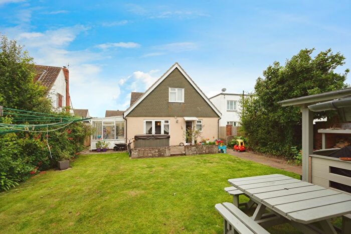 3 Bedroom Detached House For Sale In Magdala Road, Hayling Island, Hampshire, PO11