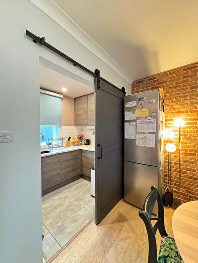 2 Bedroom Flat For Sale In Regent's Pard Rd, Chalk Farm, NW1