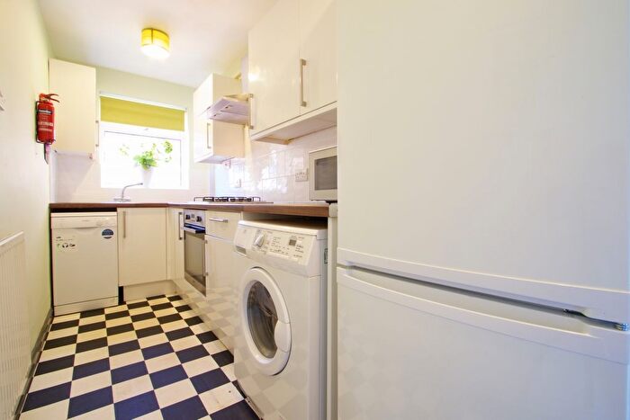 5 Bedroom Flat To Rent In Lenton Boulevard, Nottingham, NG7