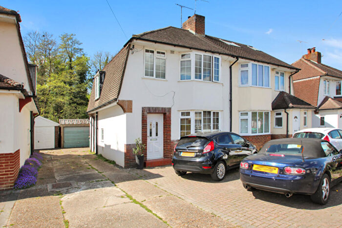 3 Bedroom Semi-Detached House To Rent In St. Marys Drive | Crawley | | New Move Estate Agency, RH10