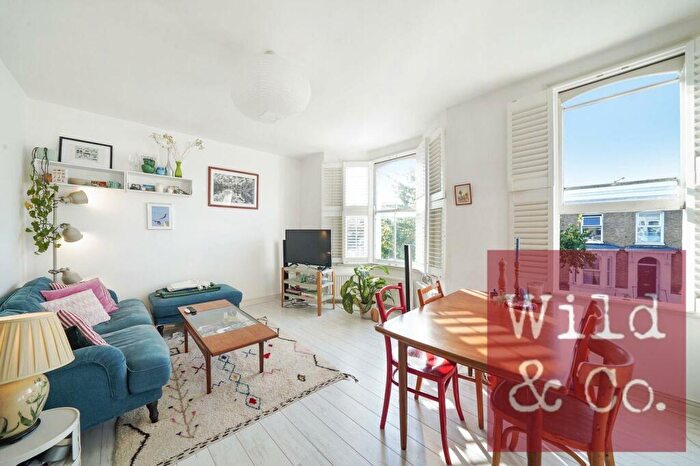 2 Bedroom Flat To Rent In Powerscroft Road, Hackney, E5