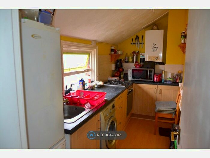 2 Bedroom Flat To Rent In Manley Road, Manchester, M16