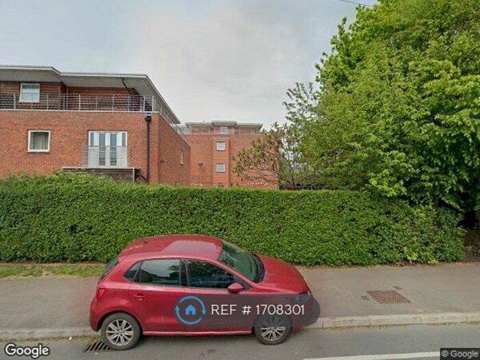 2 Bedroom Flat To Rent In Hawkes Close, Langley, Slough, SL3