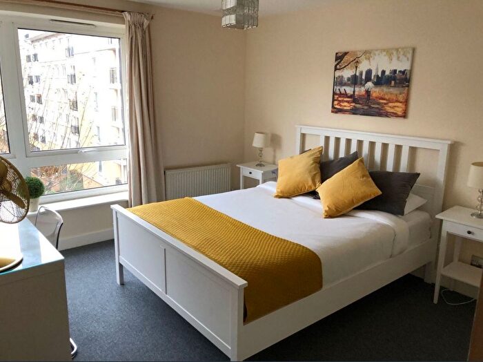 1 Bedroom Flat To Rent In Susan Constant Court, Newport Avenue, London, E14