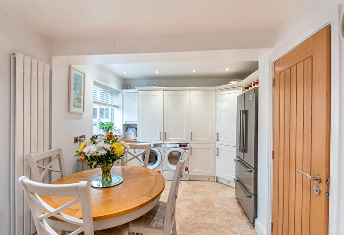 3 Bedroom Detached House For Sale In Windsor Close, Doncaster, South Yorkshire, DN6