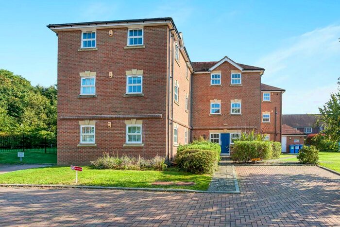 2 Bedroom Apartment To Rent In Deers Leap, Bolnore Village, RH16