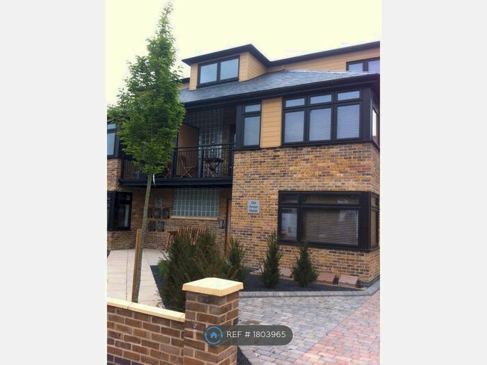 2 Bedroom Flat To Rent In Cherry Hinton Road, Cambridge, CB1