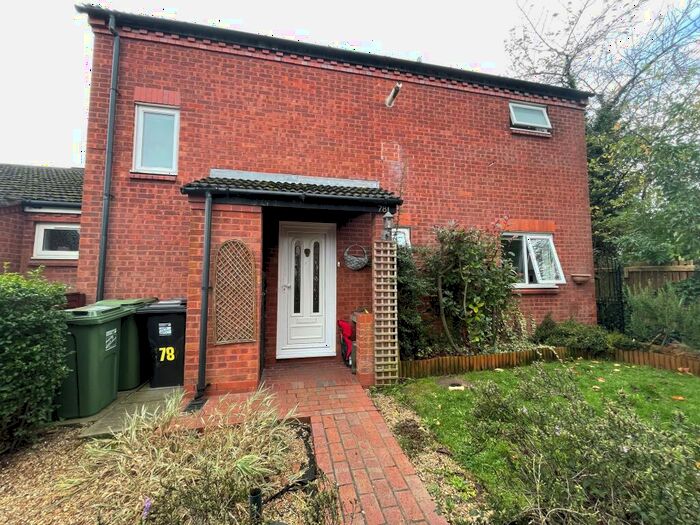 3 Bedroom House To Rent In Upper Field Close, Redditch, B98
