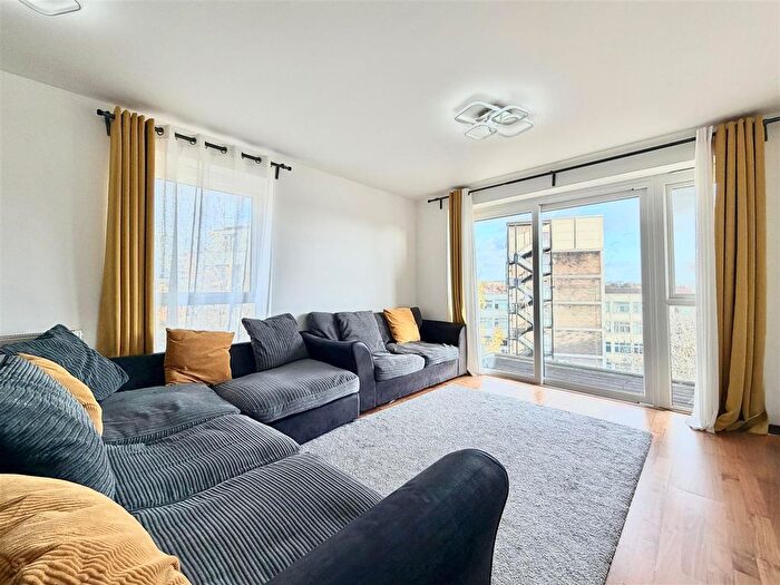 2 Bedroom Property To Rent In Zodiac Close, Edgware, HA8